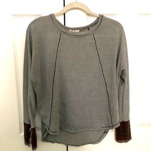 Women’s long sleeve top